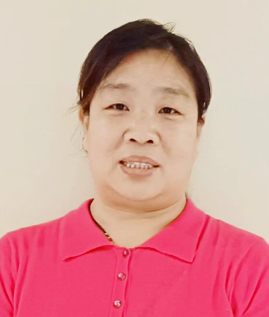 性格随和,实在,好沟通,服从客户安排、做饭好吃。